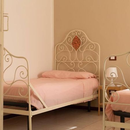 Maria'S Bed - Intero Alloggio Accogliente Dorno Eksteriør bilde